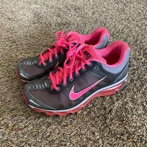 Size 9 Nike air max bright pink